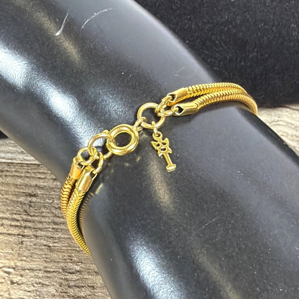 VTG 1950s Crown Trifari GoldTone Double Strand Snake Chain Bracelet T Logo Charm - Picture 3 of 15